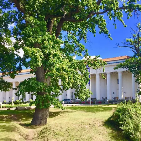 Fiete Xxl Auf Ruegen - Doppelferienhaus Fuer 16 Personen