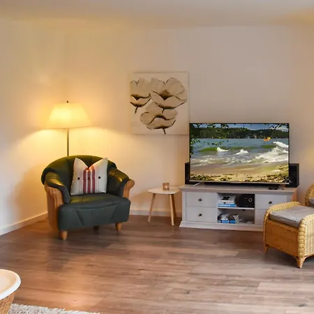 Holiday home Fiete Xxl Auf Ruegen - Doppelferienhaus Fuer 16 Personen Sagard