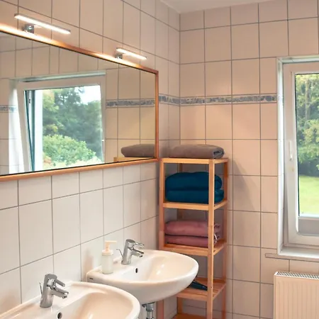 Fiete Xxl Auf Ruegen - Doppelferienhaus Fuer 16 Personen Sagard