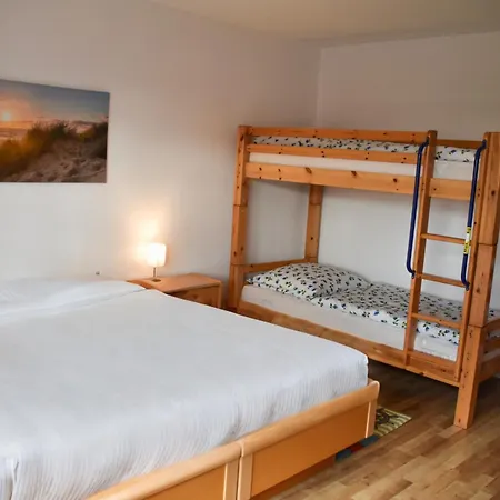 Fiete Xxl Auf Ruegen - Doppelferienhaus Fuer 16 Personen * Sagard