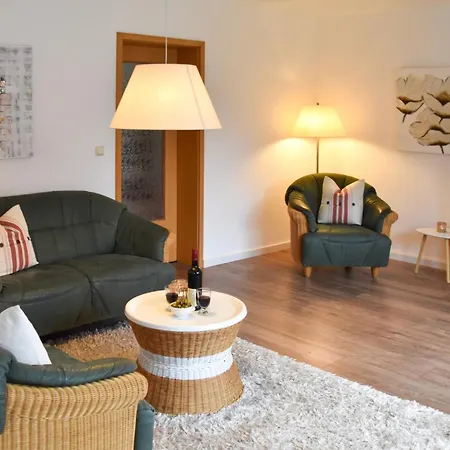 Tatil Evi Fiete Xxl Auf Ruegen - Doppelferienhaus Fuer 16 Personen Sagard